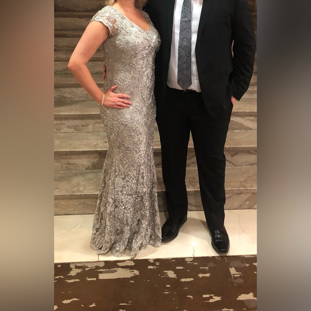 Formal Jacque vert gown